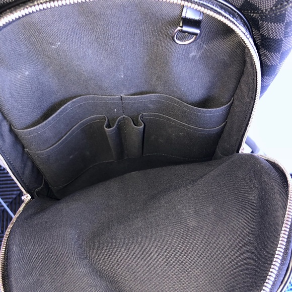 Louis Vuitton - Picture 10 of 14